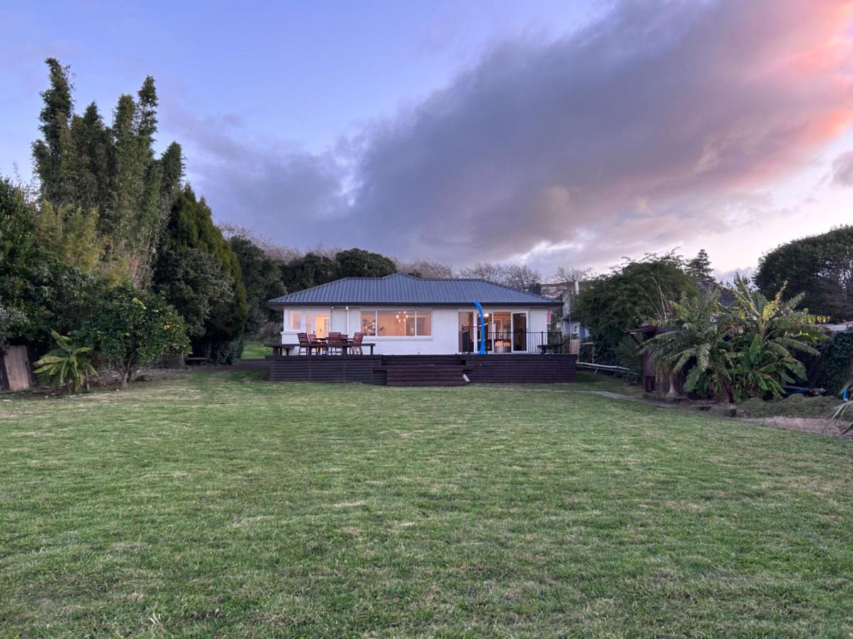 Lakefront Getaway In Rotorua Bagian luar foto